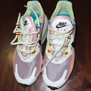 Nike Air Max 270 React SE